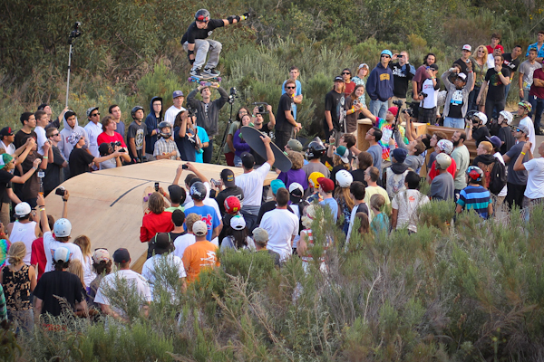 The Bish launching one over a sea of spectators. Photo: Bandy.