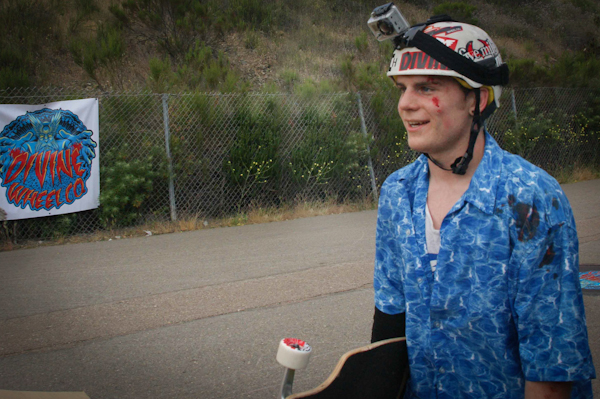 The Couch-man is a man on a mission. Payin' to play. Photo: David Ruano.