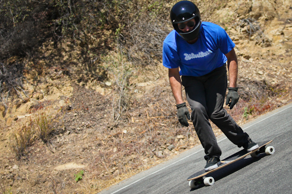 Oldman Bandy takes a run. Photo: Ruano.